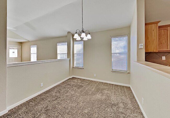 Foto del edificio - 10315 Buescher Ln