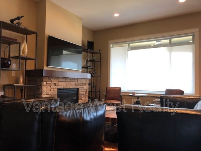 Building Photo - 1588 Marina Way