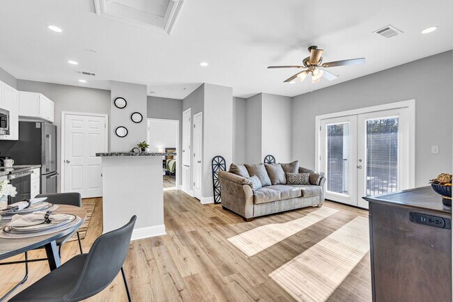 Foto del edificio - Snow Birds & TDY! Fully furnished 2 bed condo!