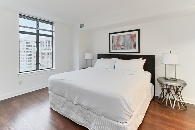 Foto del edificio - 701 E St NW
