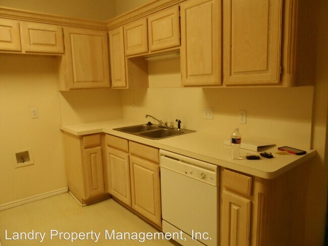 Building Photo - 1505 Karen Ct