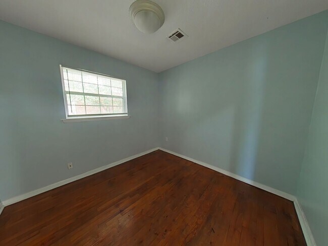 Foto del edificio - 4456 NW Baltimore Ave