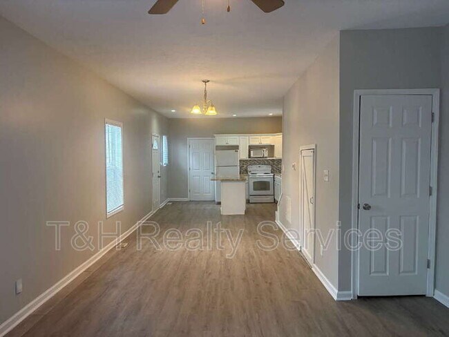 Foto del edificio - 731 N Arnolda Ave