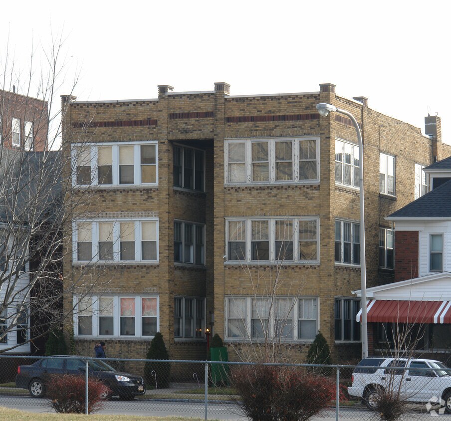 Foto principal - 2221-23 Broad Ave