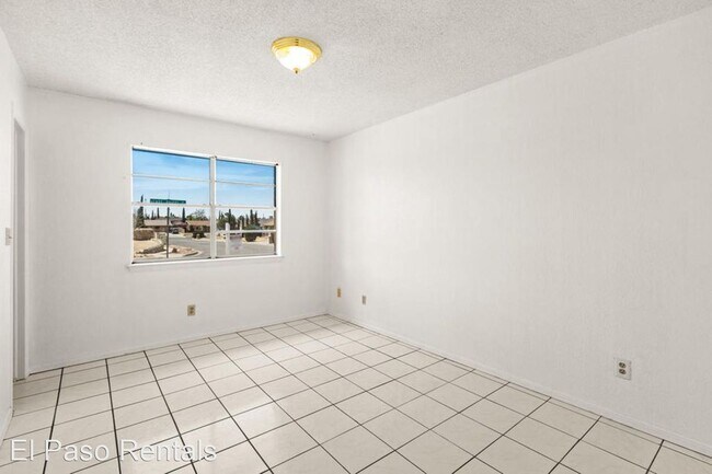 Foto del edificio - 3 br, 2 bath House - 11701 Henry Phipps