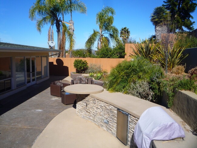 Building Photo - Mission Bay Single Story Updated House