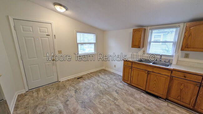 Foto del edificio - 2 Bed House with Washer/Dryer