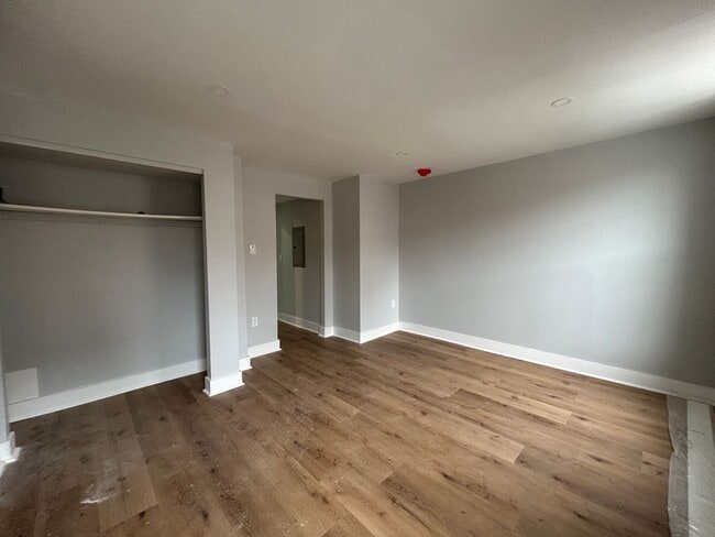 Building Photo - 430 Dickinson St