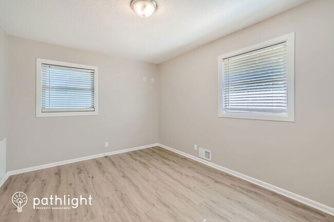 Building Photo - 501 84th Ave NE