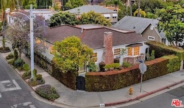 Building Photo - 958 N Vista St