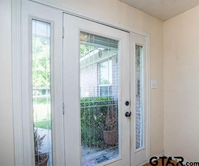 Foto del edificio - 10323 W Lakeshore Dr