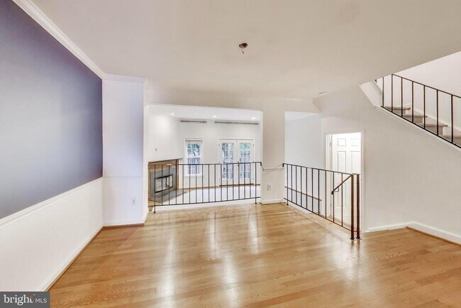 Foto del edificio - 1325 Chetworth Ct
