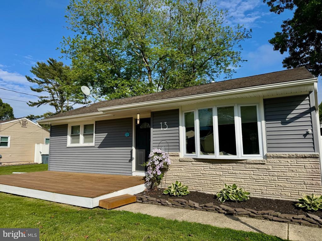 Foto principal - 13 Princeton Rd