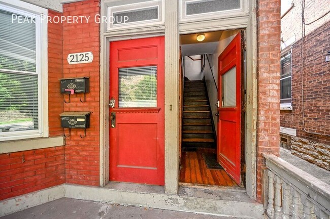 Building Photo - 2125 W Clifton Ave