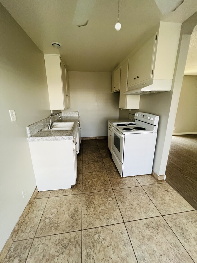 Primary Photo - 800 Linden Ave