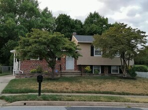 Building Photo - 4722 Vicky Rd