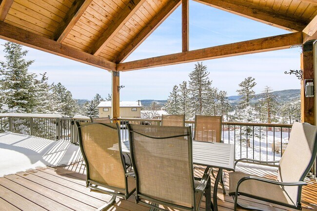 Foto del edificio - 28585 Evergreen Manor Dr