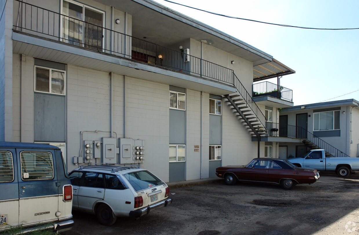 Building Photo - 1350 Charnelton St