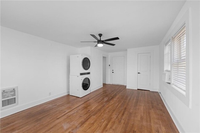 Building Photo - 1338 McLendon Ave NE