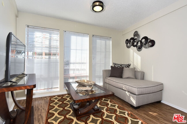 Foto del edificio - 3600 Bagley Ave