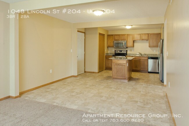 Building Photo - 1048 Lincoln St