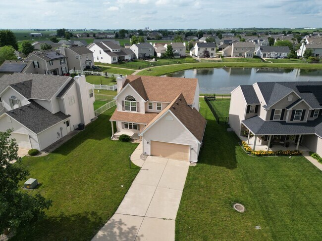 Foto del edificio - 3922 Wildflower Dr