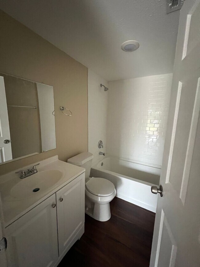 Building Photo - Newly renovated 3 BED, 2 BATH in Silsbee