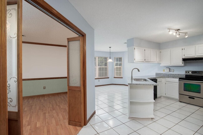 Foto del edificio - 1406 Ariel Ln