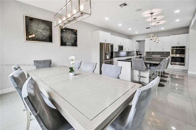 Foto del edificio - 8645 NW 39th Ct