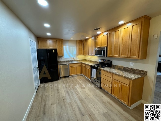 Building Photo - Spacious Serenity: 3BR/2BA at 1775 Wise Dr...