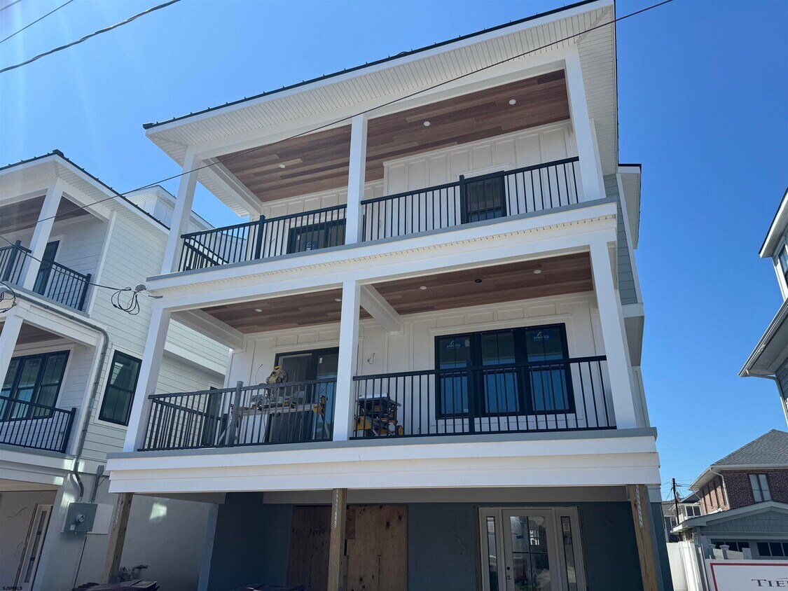 Foto principal - 26 S Rosborough Ave