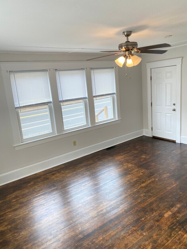 Living Room - 196 N State St
