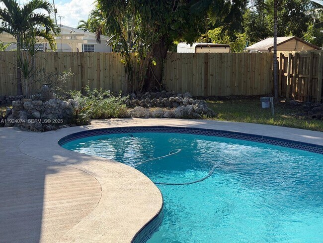 Building Photo - 19810 Holiday Rd