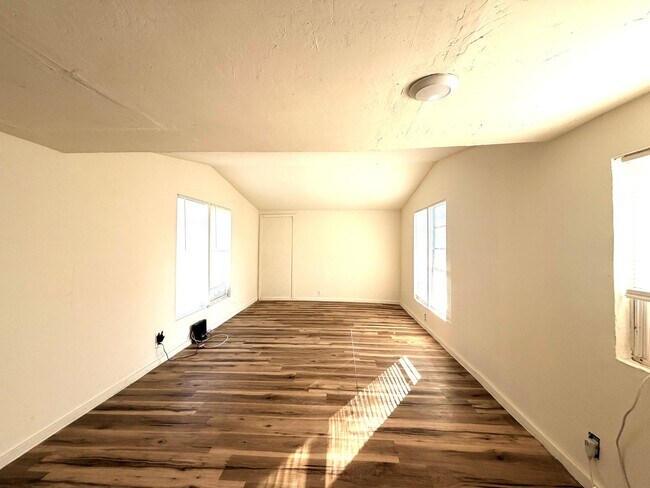 Foto del edificio - 8115 Tolles Dr