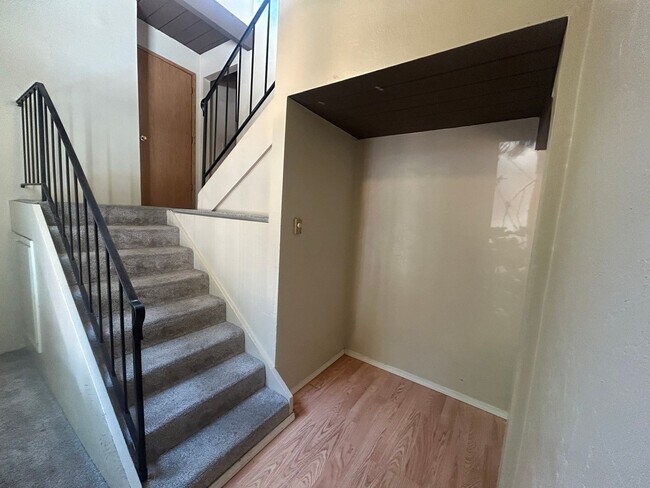 Foto del edificio - 3494-3498 Onyx Pl