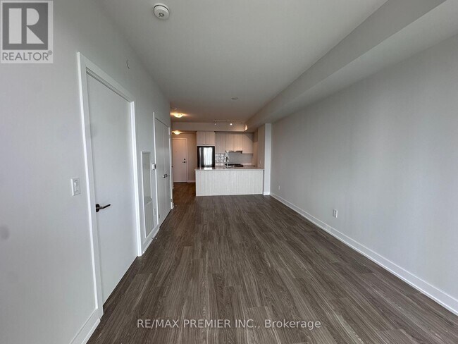 Building Photo - 430-3430 Square One Dr
