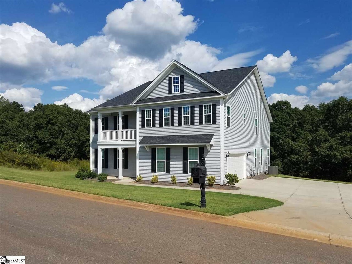 Primary Photo - 120 Coppermine Dr