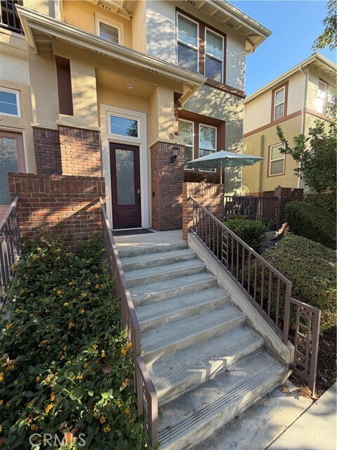 Foto principal - 615 W 1st St