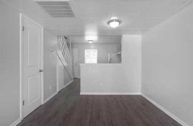 Building Photo - 313 Rose St