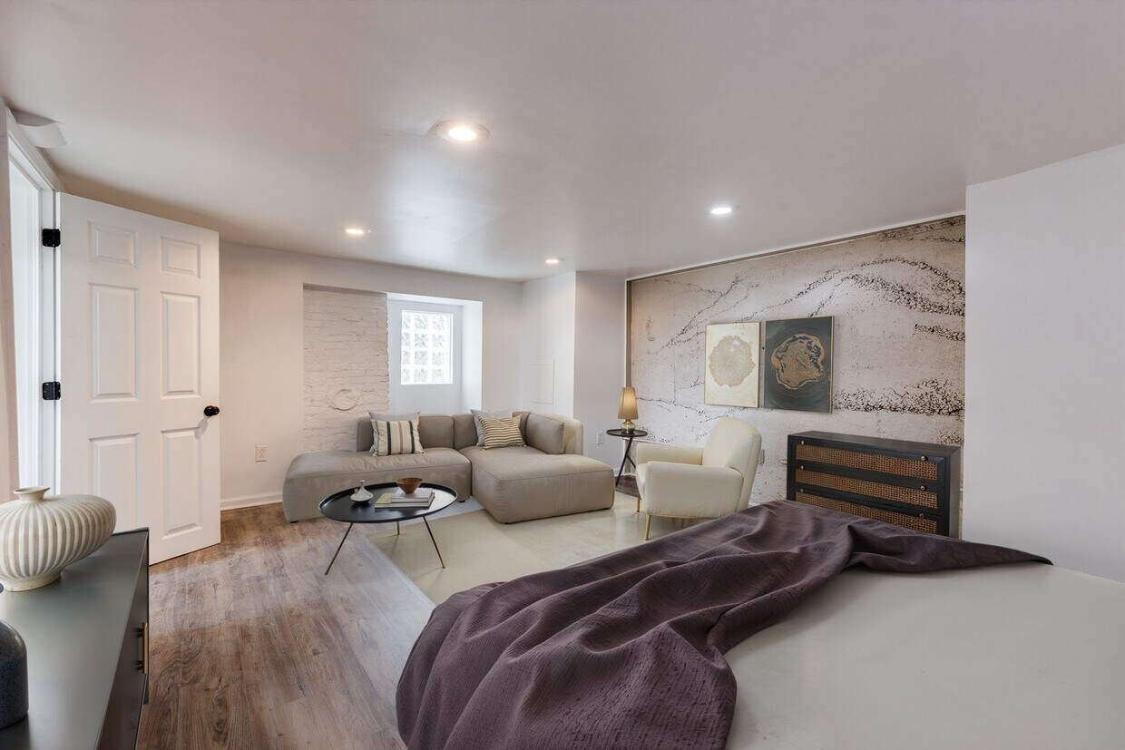 Foto principal - 955 E Warrington Ave
