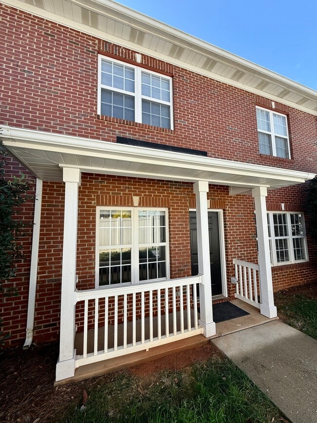 Building Photo - 917 Shearer St