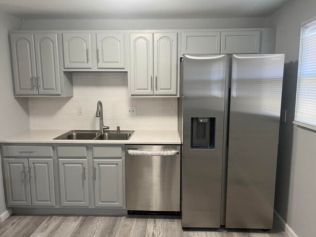 Foto del edificio - Updated 3BR 1BA Home w/ Garage & Updated Kitchen in Cincinnati