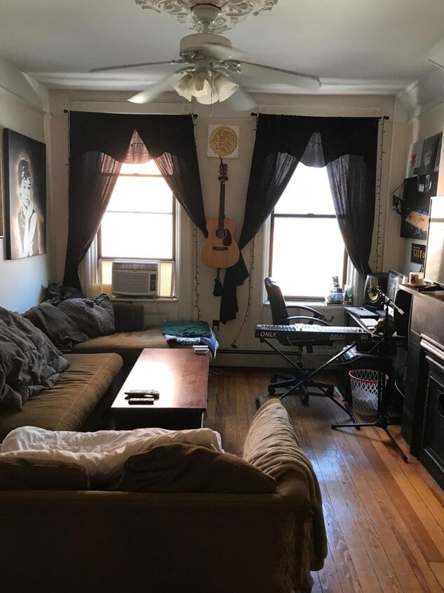 Primary Photo - 321 Willow Ave