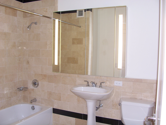 Building Photo - SUNDRENCHED AND FULLY RENOVATED!!!