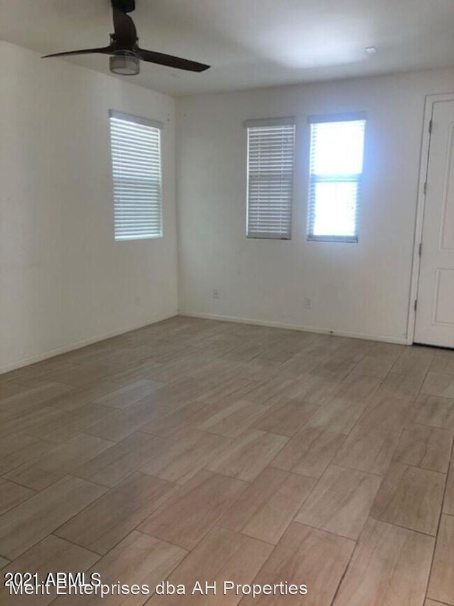 Foto del edificio - 3 br, 2.5 bath House - 3720 E DOGWOOD