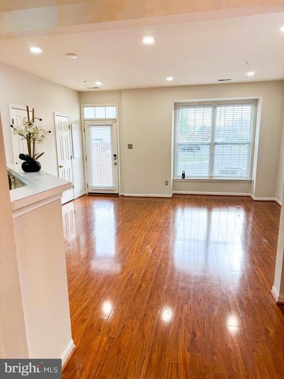 Building Photo - 5211 Duke Ct