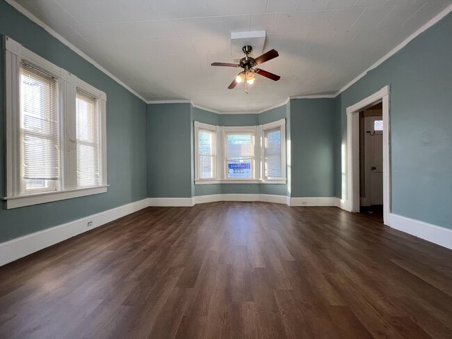 Living Room - 99 Maple St