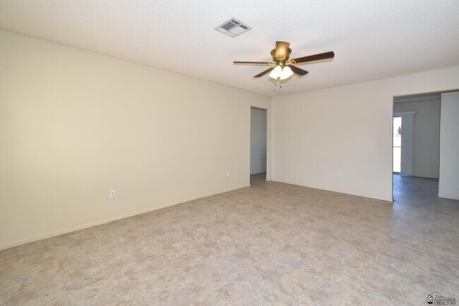 Foto del edificio - 8840 E 38th Ln