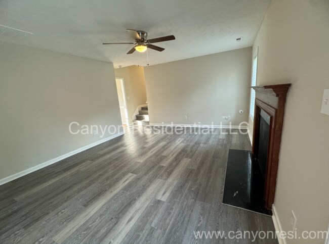 Foto del edificio - 229 Lakeside Rd