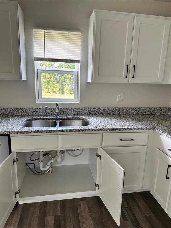 Foto del edificio - 5527 Alderwood St